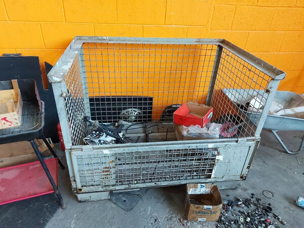 36#7918 Attrezzatura per officina meccanica e arredi uffici in vendita - foto 22