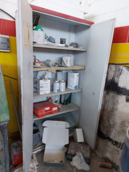 36#7918 Attrezzatura per officina meccanica e arredi uffici in vendita - foto 40