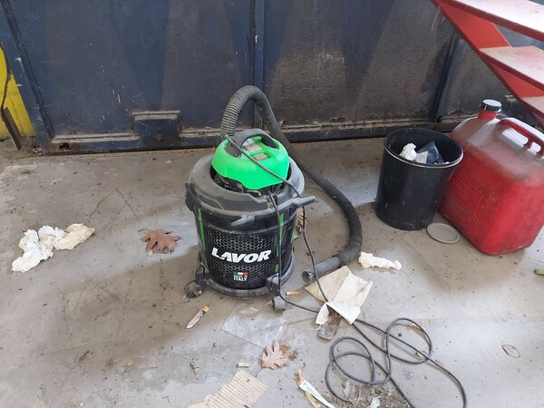 36#7918 Attrezzatura per officina meccanica e arredi uffici in vendita - foto 43