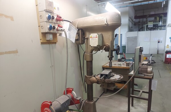 17#7922 Levigatrice a nastro GMT e trapano a colonna Viotto in vendita - foto 7