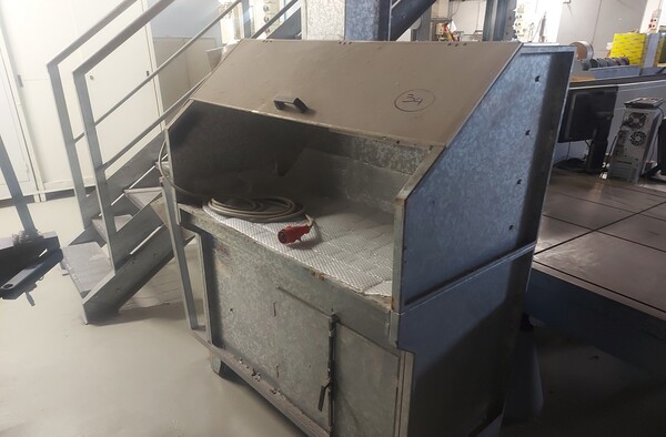 20#7922 Banco aspiratore vernici e  armadi contenitore vernici in vendita - foto 1