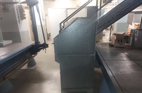 20#7922 Banco aspiratore vernici e  armadi contenitore vernici in vendita - foto 2