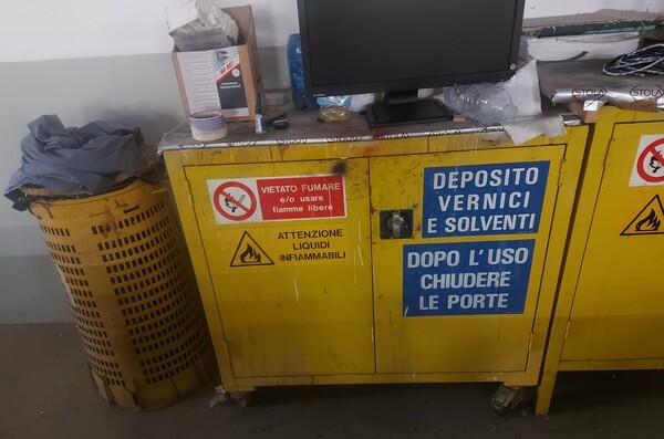 20#7922 Banco aspiratore vernici e  armadi contenitore vernici in vendita - foto 6