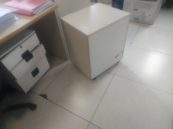 99#7922 Arredi ufficio in vendita - foto 3