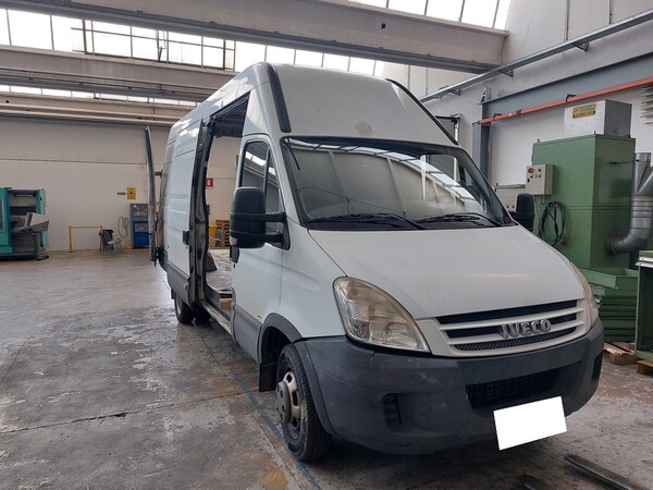 3#7923 Autocarro Iveco Daily in vendita - foto 1