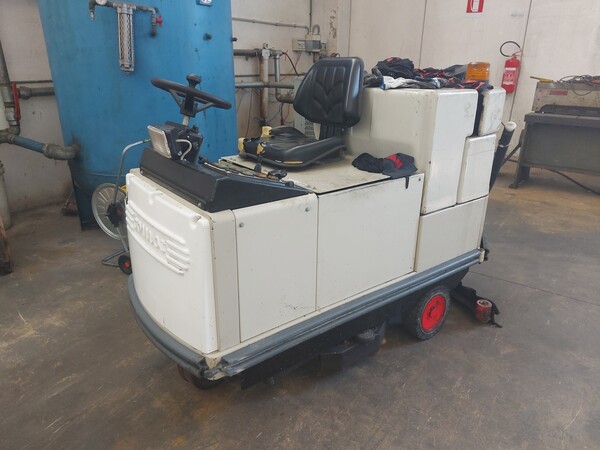 7#7923 Carrelli elevatori e lavapavimenti in vendita - foto 9