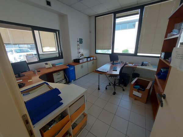 32#7925 Macchine elettroniche e arredo uffici in vendita - foto 1