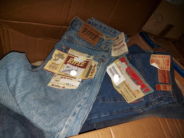 1#7928 Stock di abbigliamento e calzature uomo donna e bambino in vendita - foto 3