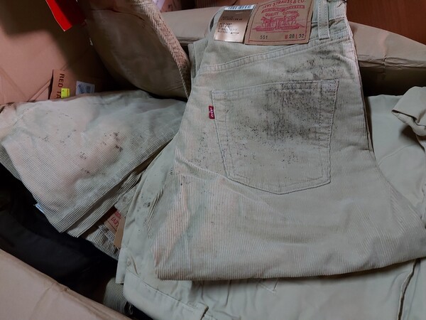 1#7928 Stock di abbigliamento e calzature uomo donna e bambino in vendita - foto 5