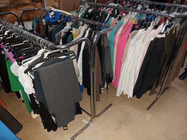 1#7928 Stock di abbigliamento e calzature uomo donna e bambino in vendita - foto 9