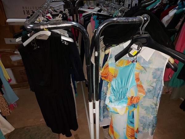 1#7928 Stock di abbigliamento e calzature uomo donna e bambino in vendita - foto 10