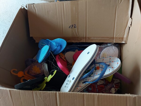 1#7928 Stock di abbigliamento e calzature uomo donna e bambino in vendita - foto 18