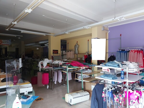 2#7928 Stock di abbigliamento e calzature uomo donna e bambino in vendita - foto 2
