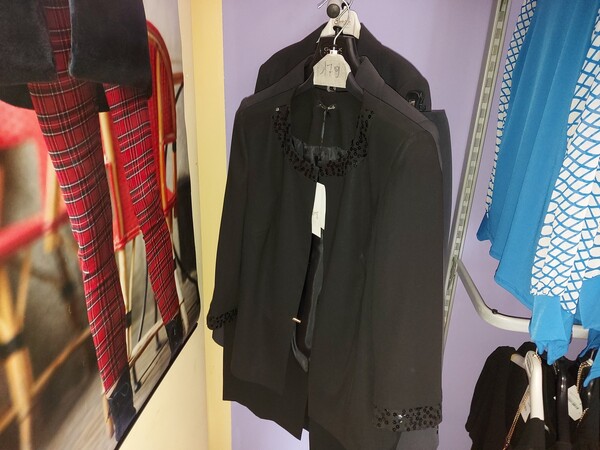2#7928 Stock di abbigliamento e calzature uomo donna e bambino in vendita - foto 9