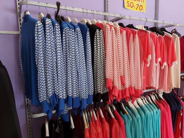 2#7928 Stock di abbigliamento e calzature uomo donna e bambino in vendita - foto 10