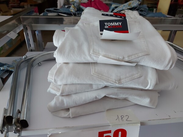 2#7928 Stock di abbigliamento e calzature uomo donna e bambino in vendita - foto 17