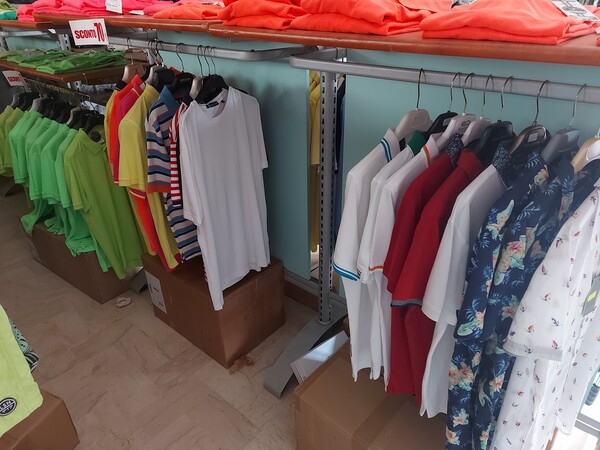 2#7928 Stock di abbigliamento e calzature uomo donna e bambino in vendita - foto 18