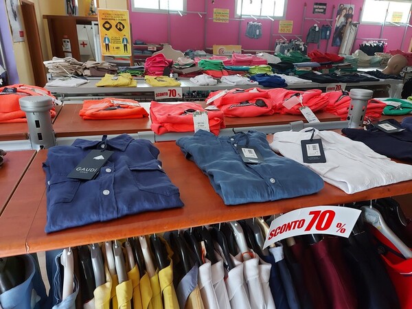 2#7928 Stock di abbigliamento e calzature uomo donna e bambino in vendita - foto 28