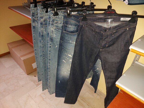 2#7928 Stock di abbigliamento e calzature uomo donna e bambino in vendita - foto 39
