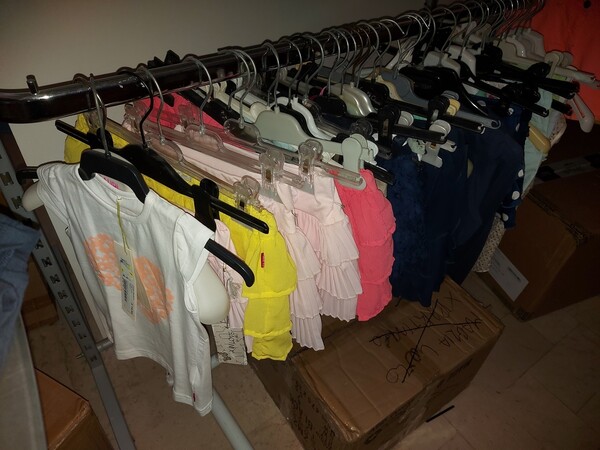 2#7928 Stock di abbigliamento e calzature uomo donna e bambino in vendita - foto 48