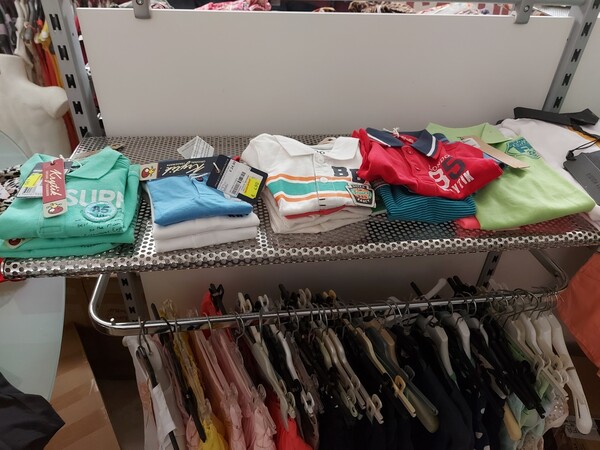2#7928 Stock di abbigliamento e calzature uomo donna e bambino in vendita - foto 49