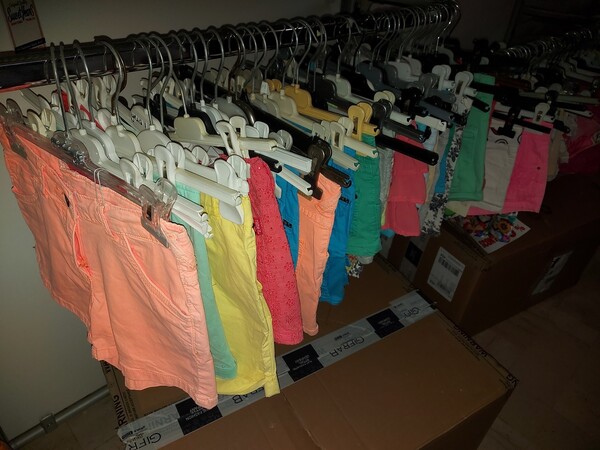 2#7928 Stock di abbigliamento e calzature uomo donna e bambino in vendita - foto 50