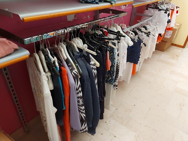 2#7928 Stock di abbigliamento e calzature uomo donna e bambino in vendita - foto 57