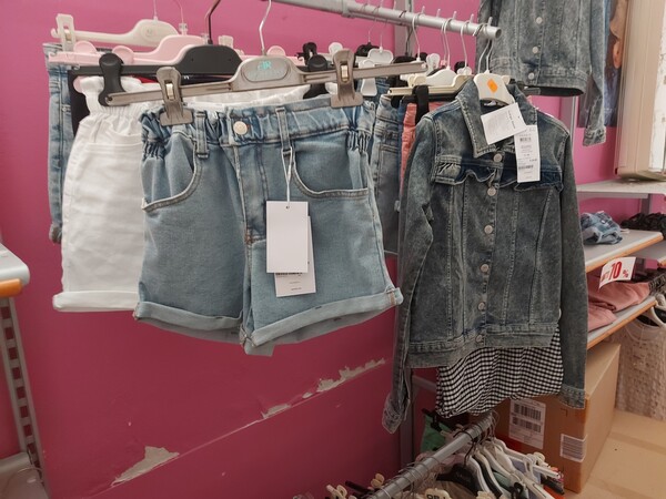 2#7928 Stock di abbigliamento e calzature uomo donna e bambino in vendita - foto 59