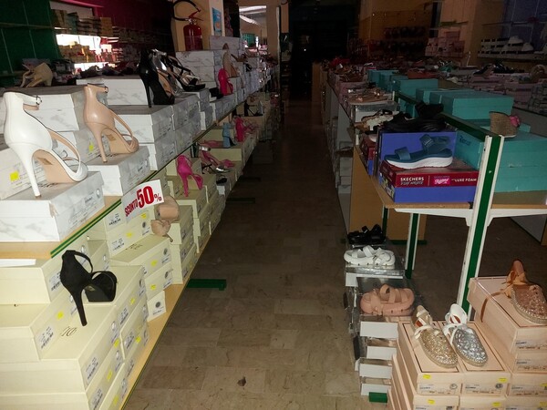 2#7928 Stock di abbigliamento e calzature uomo donna e bambino in vendita - foto 75