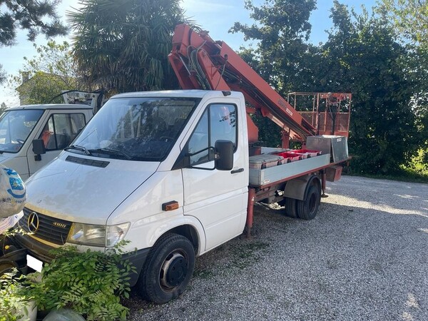 Autocarri in vendita