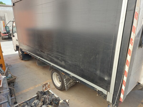 16#7956 Furgone Isuzu NPR85 in vendita - foto 4