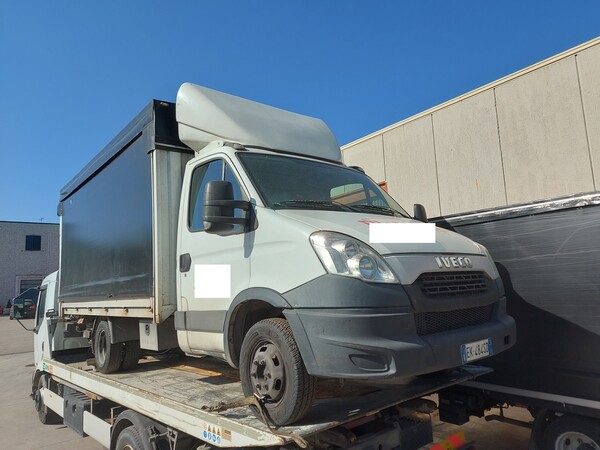 7#7956 Autocarro Iveco Daily 35c15 in vendita - foto 1