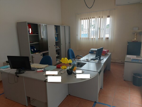 1#7957 Arredi e attrezzature da ufficio in vendita - foto 1