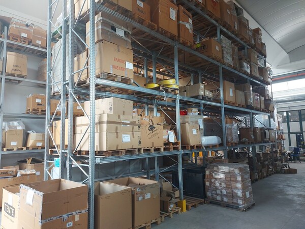 1#7959 Magazzino materie prime, semilavorati e merci in vendita - foto 3