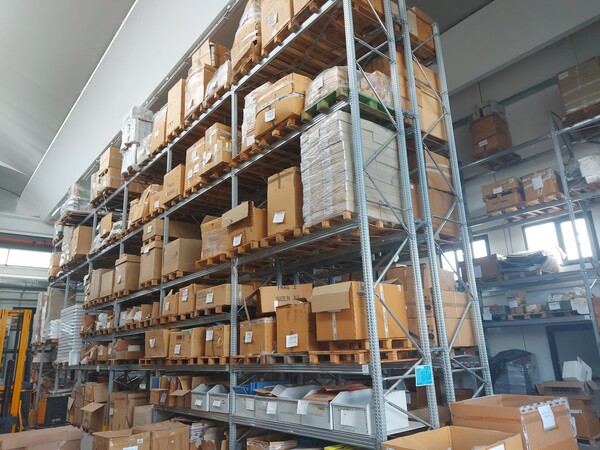 1#7959 Magazzino materie prime, semilavorati e merci in vendita - foto 4