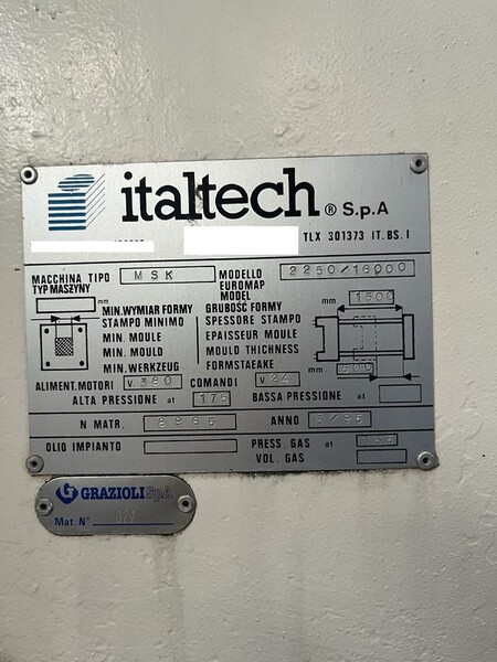 2#7965 Pressa a Iniezione Italtech MSK 2250 con Robot in vendita - foto 2