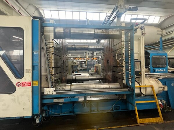2#7965 Pressa a Iniezione Italtech MSK 2250 con Robot in vendita - foto 5