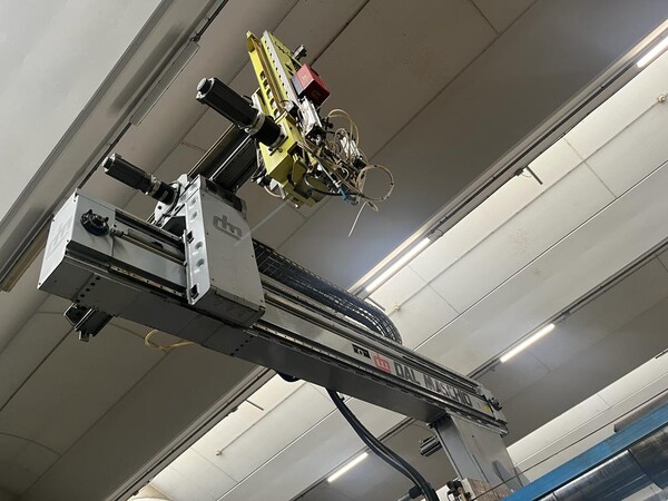 2#7965 Pressa a Iniezione Italtech MSK 2250 con Robot in vendita - foto 6