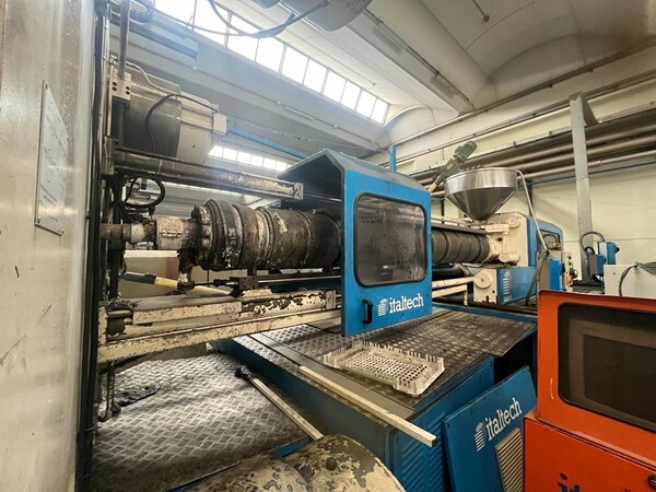2#7965 Pressa a Iniezione Italtech MSK 2250 con Robot in vendita - foto 12