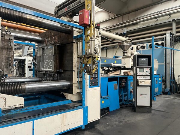 4#7965 Pressa a Iniezione Italtech KS 1600 con Robot in vendita - foto 8