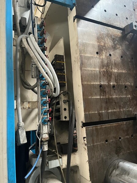 4#7965 Pressa a Iniezione Italtech KS 1600 con Robot in vendita - foto 11