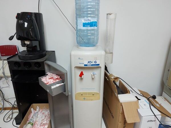 1#7967 Arredamento e attrezzatura da ufficio in vendita - foto 4
