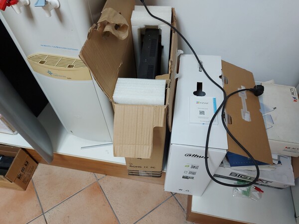 1#7967 Arredamento e attrezzatura da ufficio in vendita - foto 6