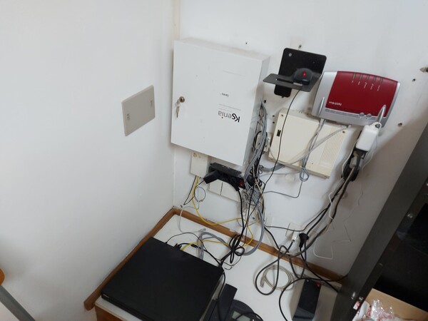 1#7967 Arredamento e attrezzatura da ufficio in vendita - foto 7