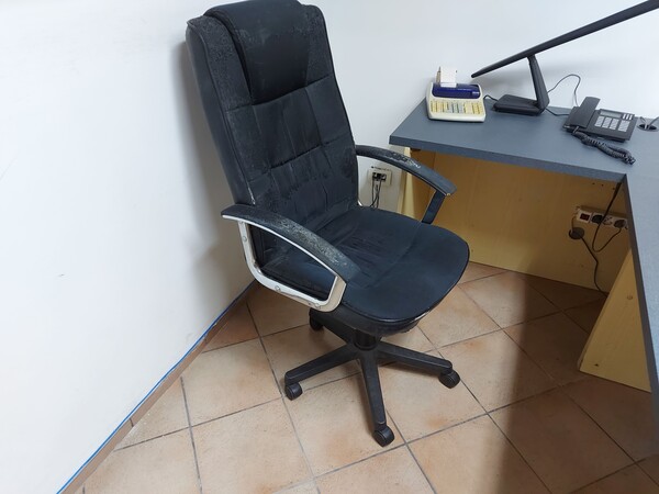1#7967 Arredamento e attrezzatura da ufficio in vendita - foto 11