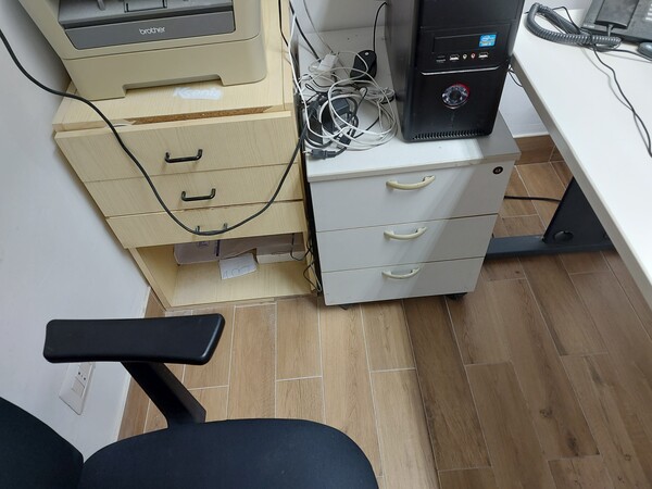 1#7967 Arredamento e attrezzatura da ufficio in vendita - foto 33