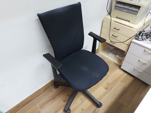 1#7967 Arredamento e attrezzatura da ufficio in vendita - foto 35