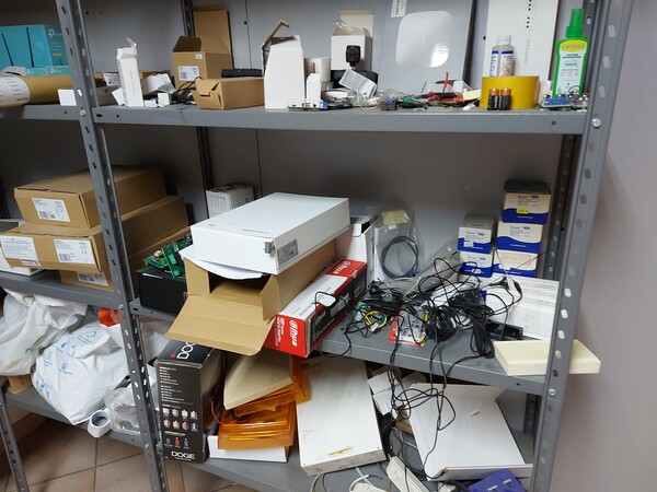 1#7967 Arredamento e attrezzatura da ufficio in vendita - foto 40