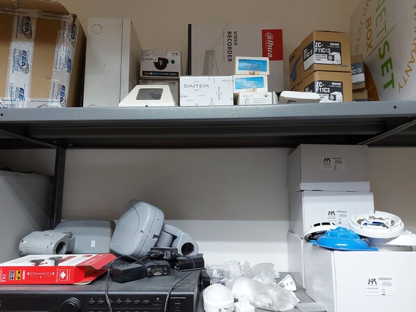 1#7967 Arredamento e attrezzatura da ufficio in vendita - foto 43