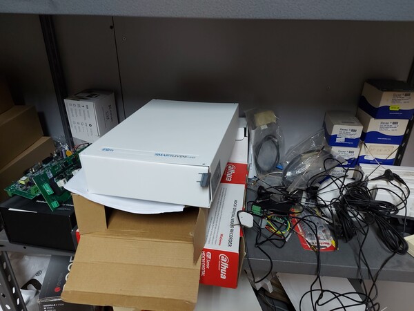 1#7967 Arredamento e attrezzatura da ufficio in vendita - foto 46